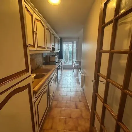 F2 Avec Terrasse, Parking Gratuit Apartamento