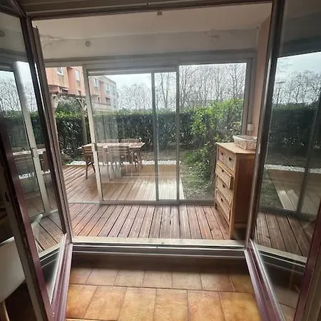 F2 Avec Terrasse, Parking Gratuit