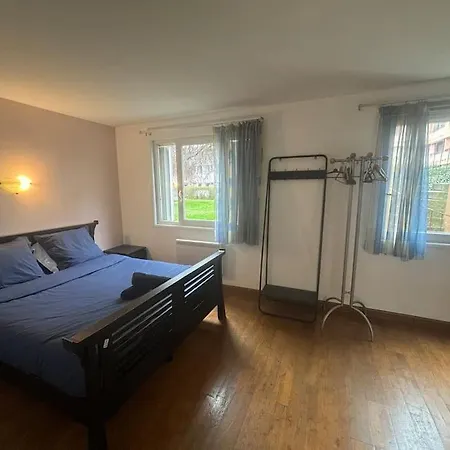 Apartamento F2 Avec Terrasse, Parking Gratuit Guyancourt