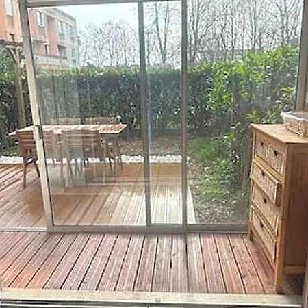 Apartment F2 Avec Terrasse, Parking Gratuit *