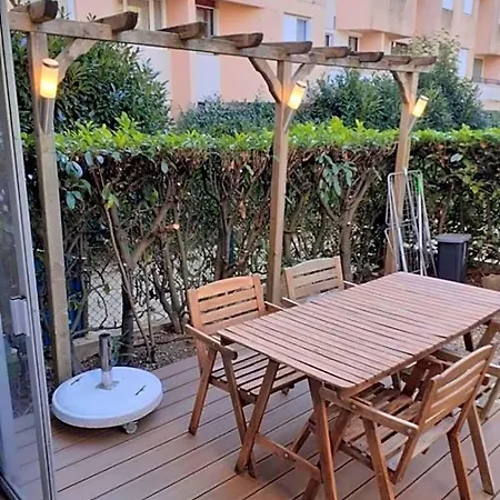 F2 Avec Terrasse, Parking Gratuit