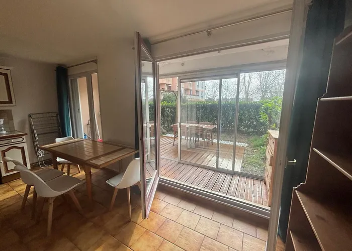 F2 Avec Terrasse, Parking Gratuit Daire